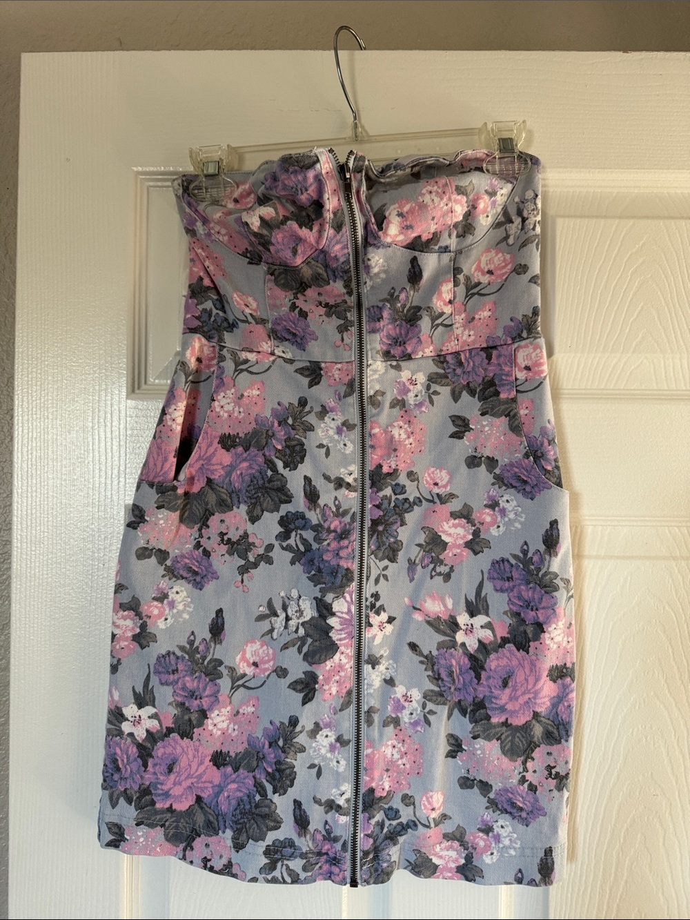 Kimchi Blue Strapless Floral Zip-Front Mini Dress in Lavender and Pink